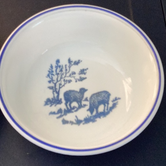 Vitrock Child’s dish set - Picture 3 of 6